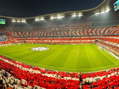 开云入口-足球传奇德罗巴跨界爆冷，大比分击败掘金队引爆全场！足坛巨星德罗巴惊天跨界，力压掘金引爆赛场！